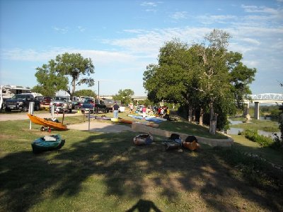 Boats all the way to the bridge.jpg